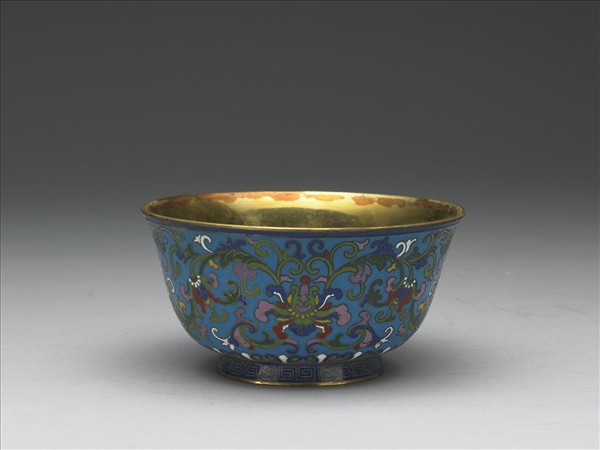 掐絲琺瑯番蓮紋碗