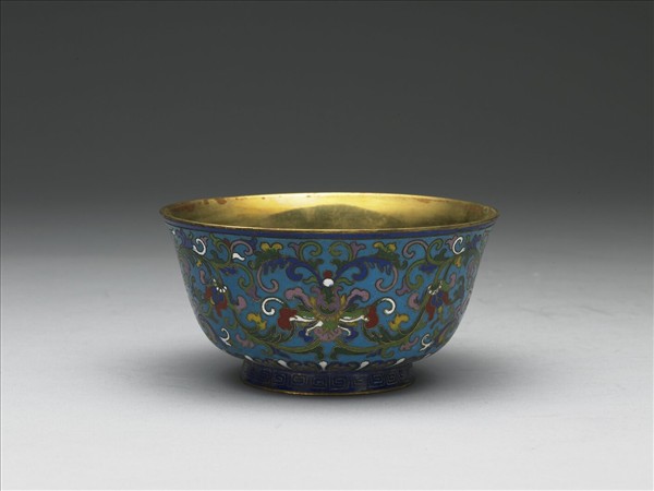 掐絲琺瑯番蓮紋碗