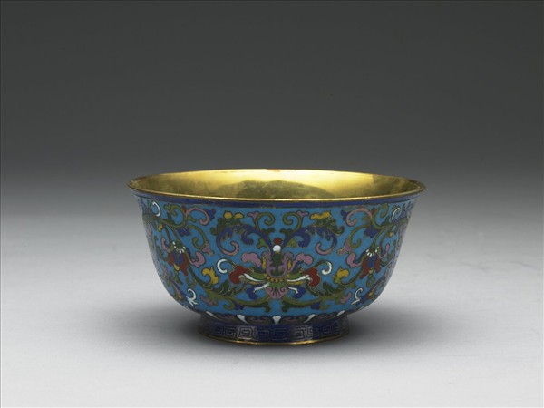 掐絲琺瑯番蓮紋碗