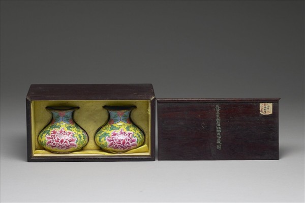 銅胎畫琺瑯石榴式瓶