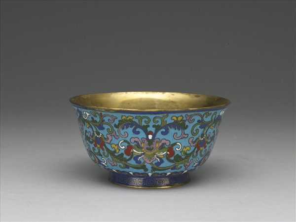 掐絲琺瑯番蓮紋碗