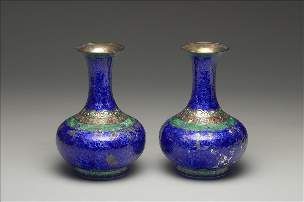 銀胎內填琺瑯長頸瓶