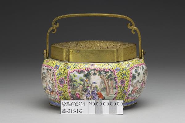 銅胎畫琺瑯黃地開光人物手爐