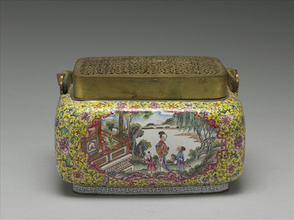 銅胎畫琺瑯黃地開光人物手爐