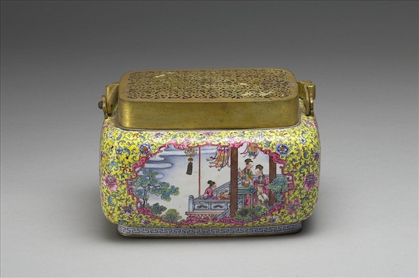 銅胎畫琺瑯黃地開光人物手爐