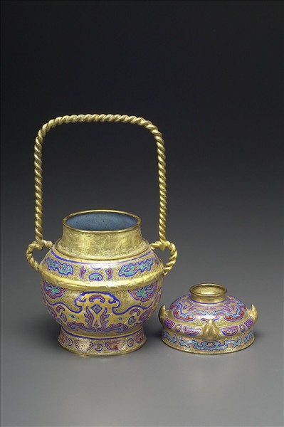 銅胎畫琺瑯提梁卣