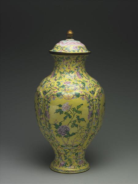 銅胎畫琺瑯海棠式蓋罐