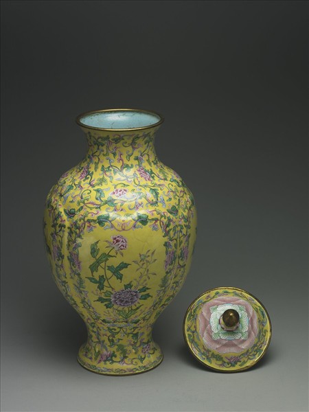 銅胎畫琺瑯海棠式蓋罐