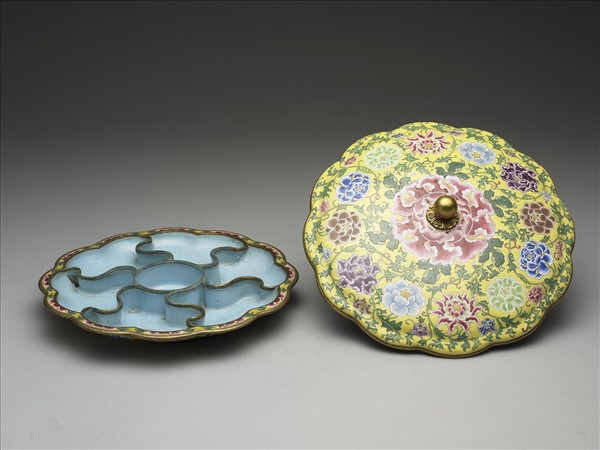 銅胎畫琺瑯西番花蓋盤