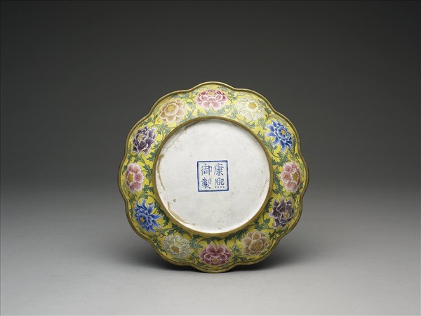 銅胎畫琺瑯西番花蓋盤