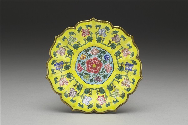 銅胎畫琺瑯蓮花式碟