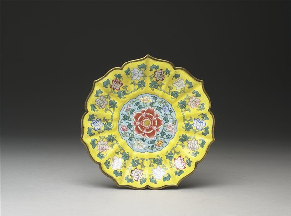 銅胎畫琺瑯蓮花式碟