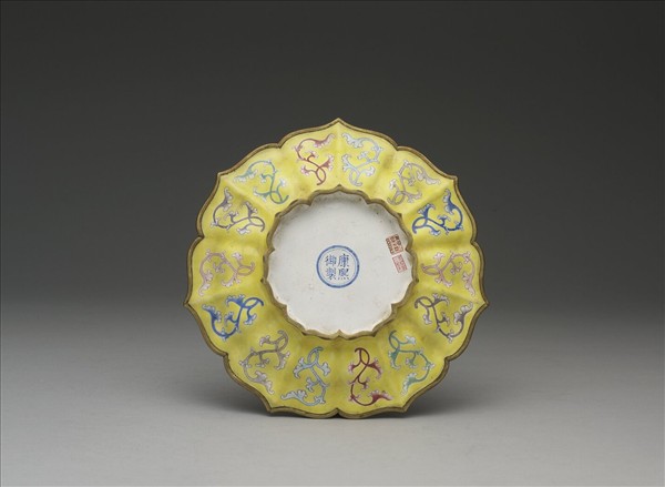 銅胎畫琺瑯蓮花式碟