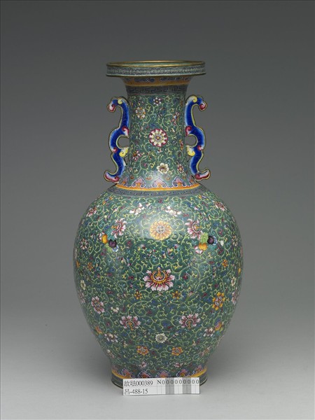 銅胎畫琺瑯綠地花卉紋瓶