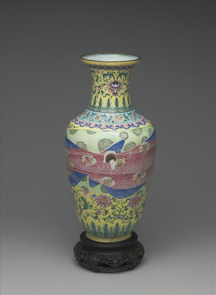 銅胎畫琺瑯包袱紋瓶