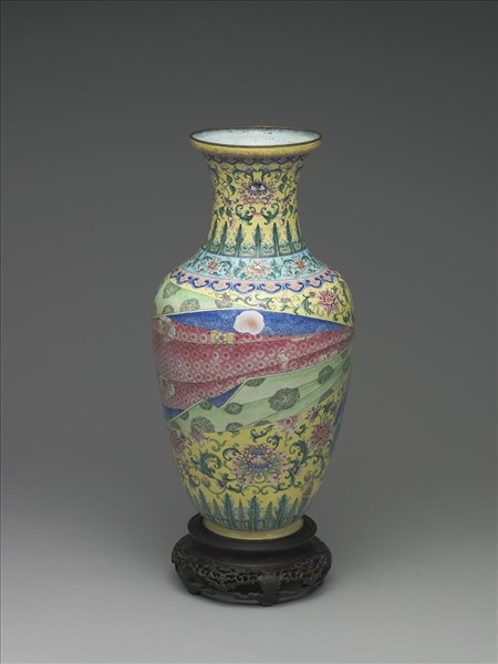 銅胎畫琺瑯包袱紋瓶