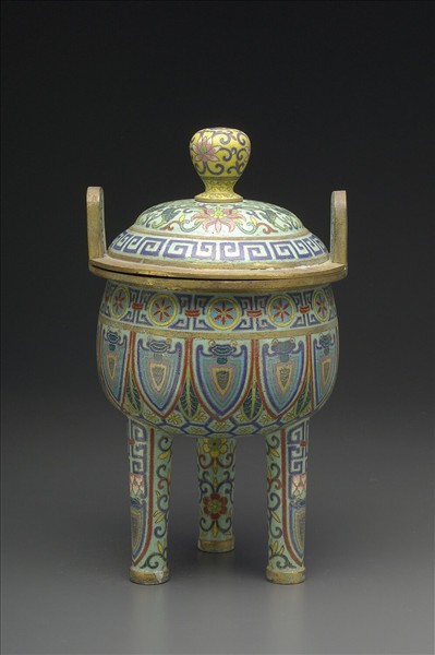 銅胎畫琺瑯綠地鼎式爐