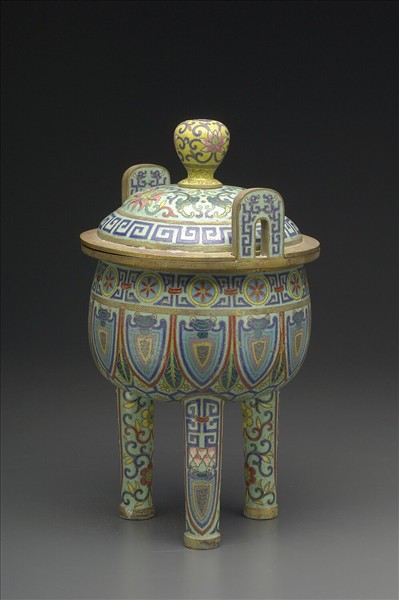 銅胎畫琺瑯綠地鼎式爐