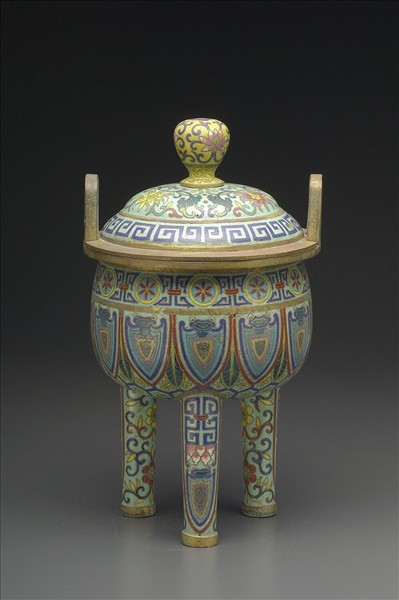 銅胎畫琺瑯綠地鼎式爐