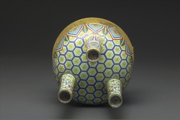 銅胎畫琺瑯綠地鼎式爐