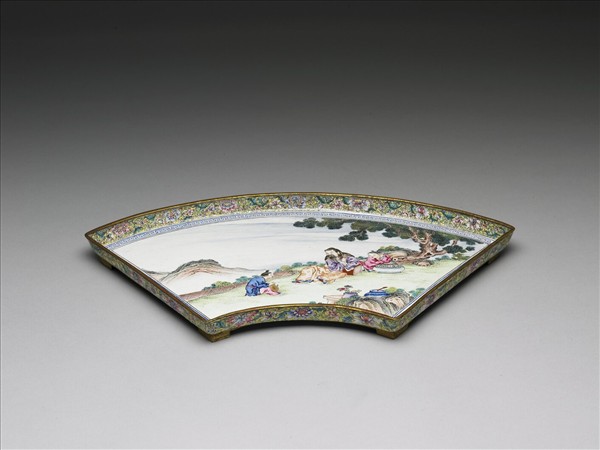 畫琺瑯五彩人物盤