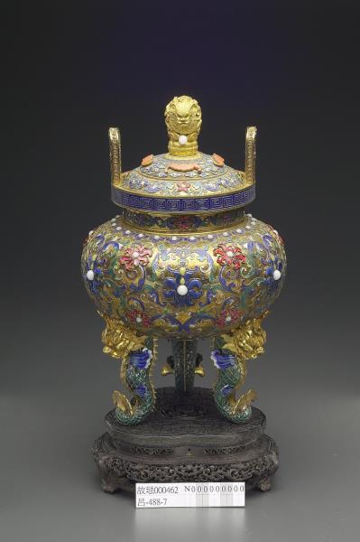 銅胎內填琺瑯三足鼎