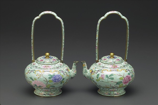 銅胎畫琺瑯提梁壺