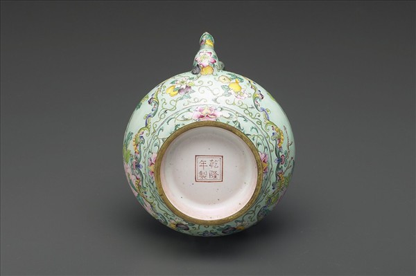 銅胎畫琺瑯提梁壺