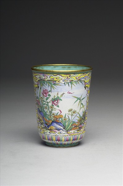 銅胎畫琺瑯靈芝花卉紋杯