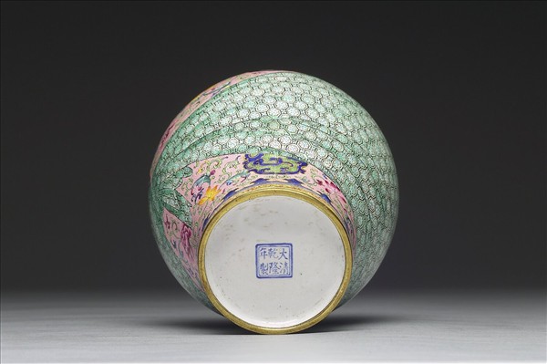 銅胎畫琺瑯包袱式圓罐