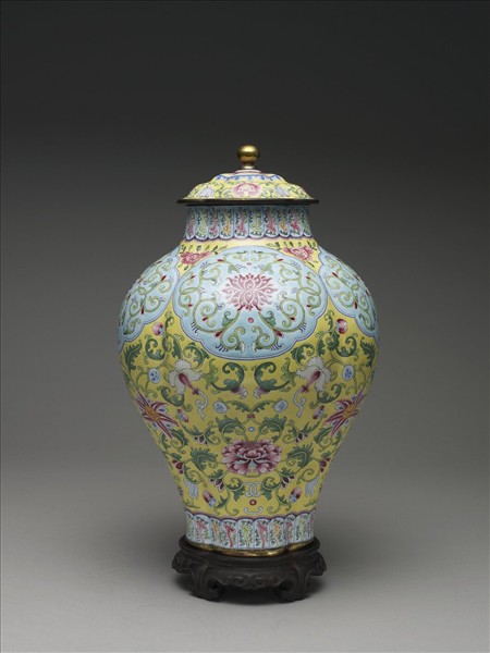 銅胎畫琺瑯海棠式蓋罐