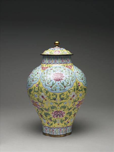 銅胎畫琺瑯海棠式蓋罐