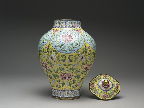 銅胎畫琺瑯海棠式蓋罐