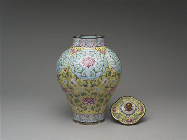 銅胎畫琺瑯海棠式蓋罐