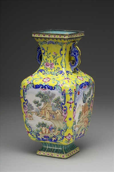 銅胎畫琺瑯方瓶