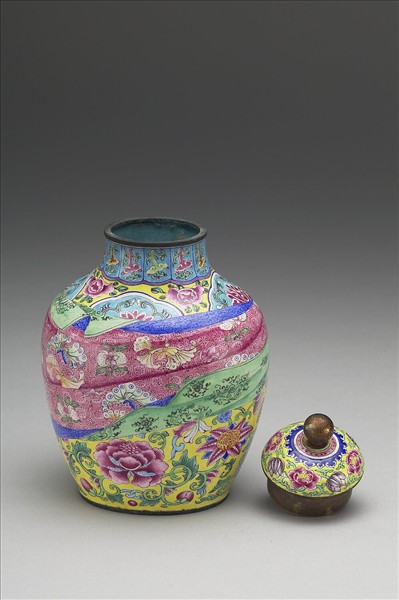 銅胎畫琺瑯包袱紋蓋罐