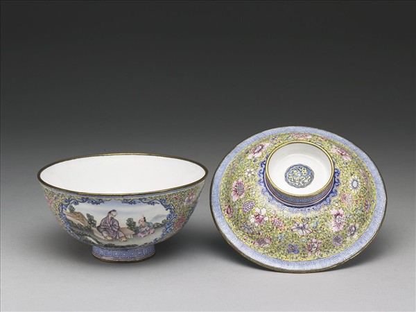 銅胎畫琺瑯黃地彩花開光人物圖蓋碗