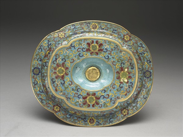 金胎掐絲琺瑯兼畫琺瑯盤