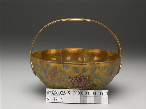 金胎內填琺瑯花籃