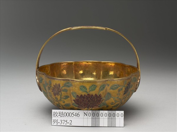 金胎內填琺瑯花籃