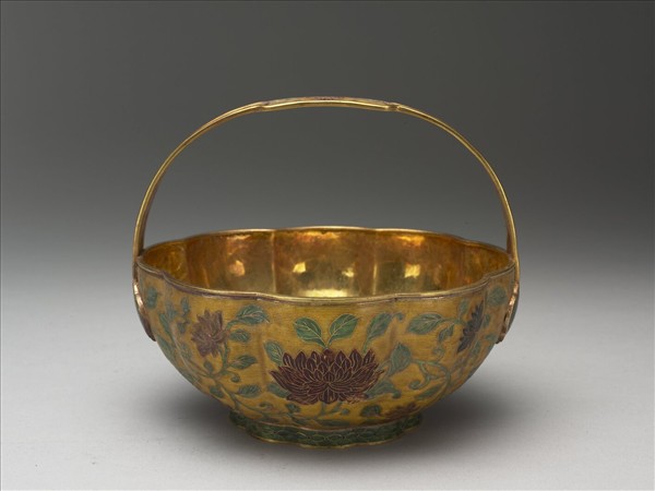 金胎內填琺瑯花籃