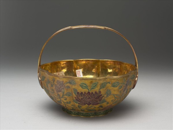 金胎內填琺瑯花籃