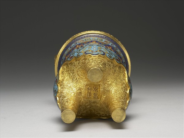 掐絲琺瑯獸面紋甗