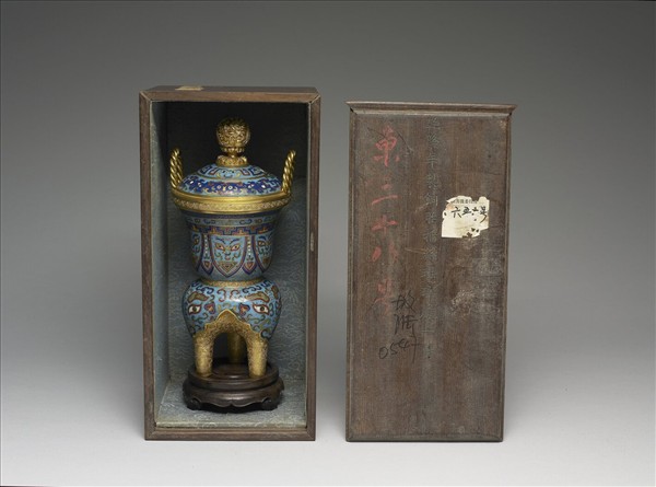 掐絲琺瑯獸面紋甗