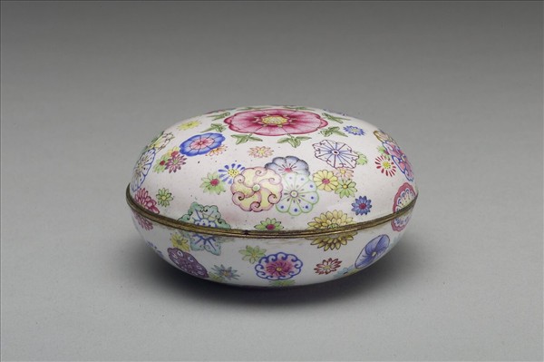 銅胎畫琺瑯白地彩花圓盒