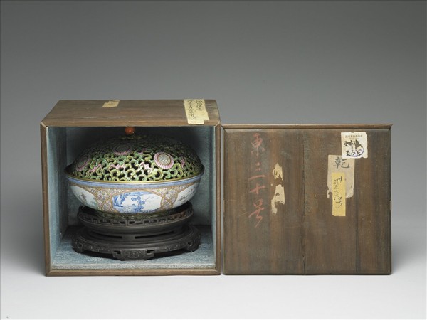 銅胎畫琺瑯花薰