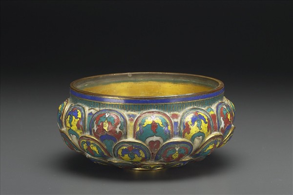 掐絲琺瑯蓮瓣式爐