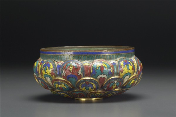 掐絲琺瑯蓮瓣式爐