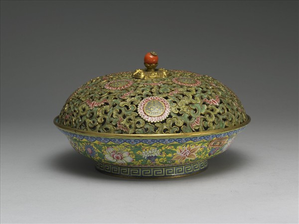 銅胎畫琺瑯黃地果盒