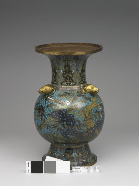 掐絲琺瑯三羊尊